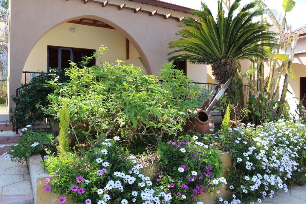 Five Fingers Holiday Bungalows Kazaphani Exterior photo